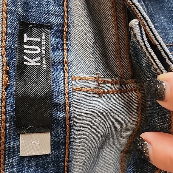 EUC Kut from the Kloth: Connie Ankle Skinny Jeans, Medium-wash, Size 2 - Picture 4 of 10